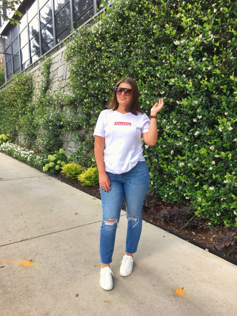 5 WAYS TO WEAR A GRAPHIC T-SHIRT | SUPREME HUSTLE GRAPHIC TEE @julia.marie.b