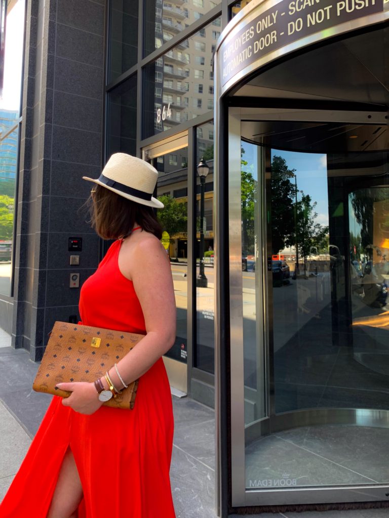 SUMMER OUTFIT: HOW TO STYLE A RED MAXI DRESS. DETAILS HERE: http://www.juliamarieb.com/2019/07/02/summer-outfit:-how-to-style-a-maxi-dress/ @julia.marie.b