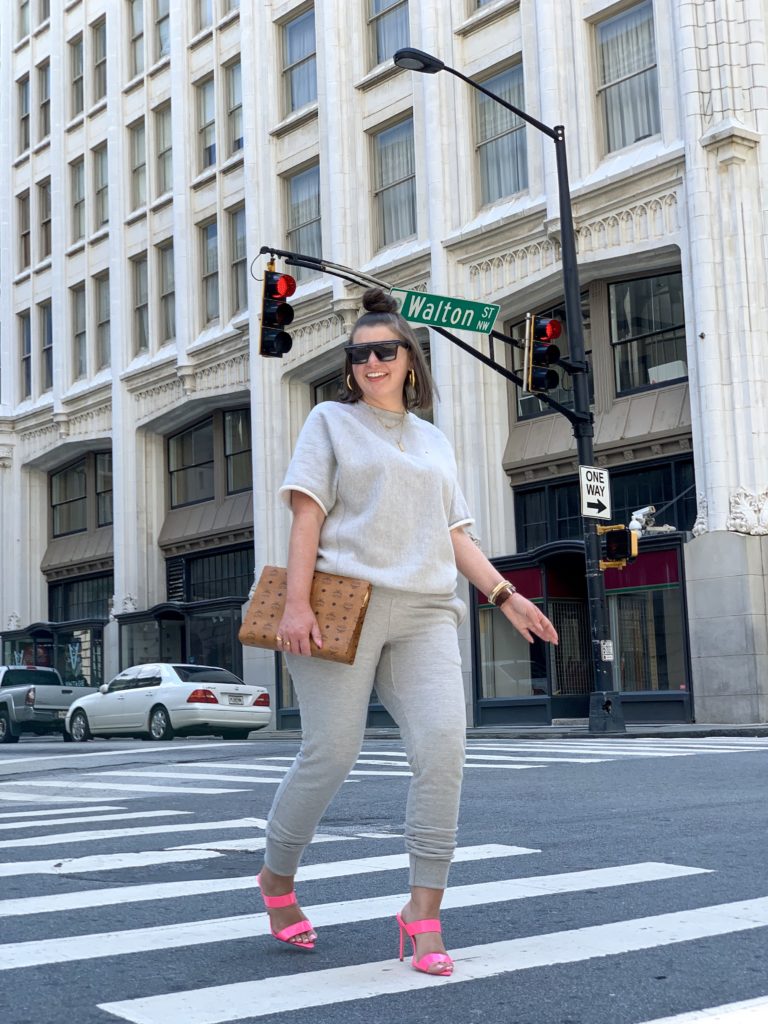 HOW TO STYLE A SWEATSUIT WITHOUT LOOKING FRUMPY