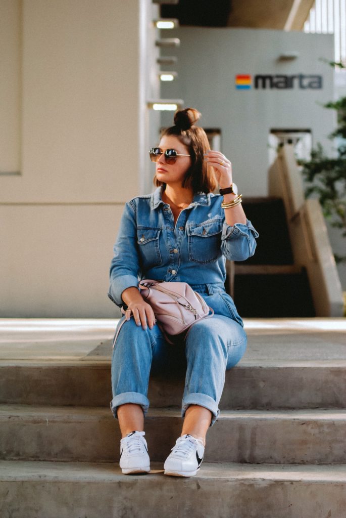 CASUAL CHIC OUTFIT FOR FALL: DENIM BOILERSUIT + HOW TO TAILOR YOUR DENIM: http://www.juliamarieb.com/2019/08/13/why-you-should-have-a-tailor-on-speed-dial-|-fall-outfit:-denim-boilersuit/ @julia.marie.b