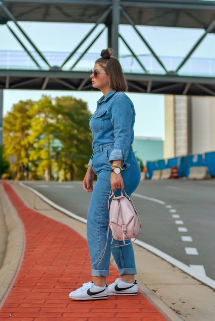 CASUAL CHIC OUTFIT FOR FALL: DENIM BOILERSUIT + HOW TO TAILOR YOUR DENIM: http://www.juliamarieb.com/2019/08/13/why-you-should-have-a-tailor-on-speed-dial-|-fall-outfit:-denim-boilersuit/ @julia.marie.b