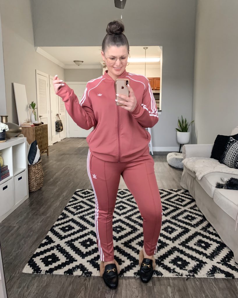 SWEATSUIT OUTFITS FOR FALL WINTER | SEE ALL 6 LOOKS HERE: http://www.juliamarieb.com/2019/12/22/sweatsuit-collection:-f-w-2019/ | @julia.marie.b