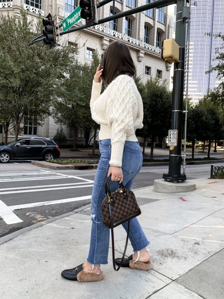 CABLE KNIT SWEATER + MADEWELL JEANS: http://www.juliamarieb.com/2019/12/10/the-non-holiday-holiday-sweater/ @julia.marie.b