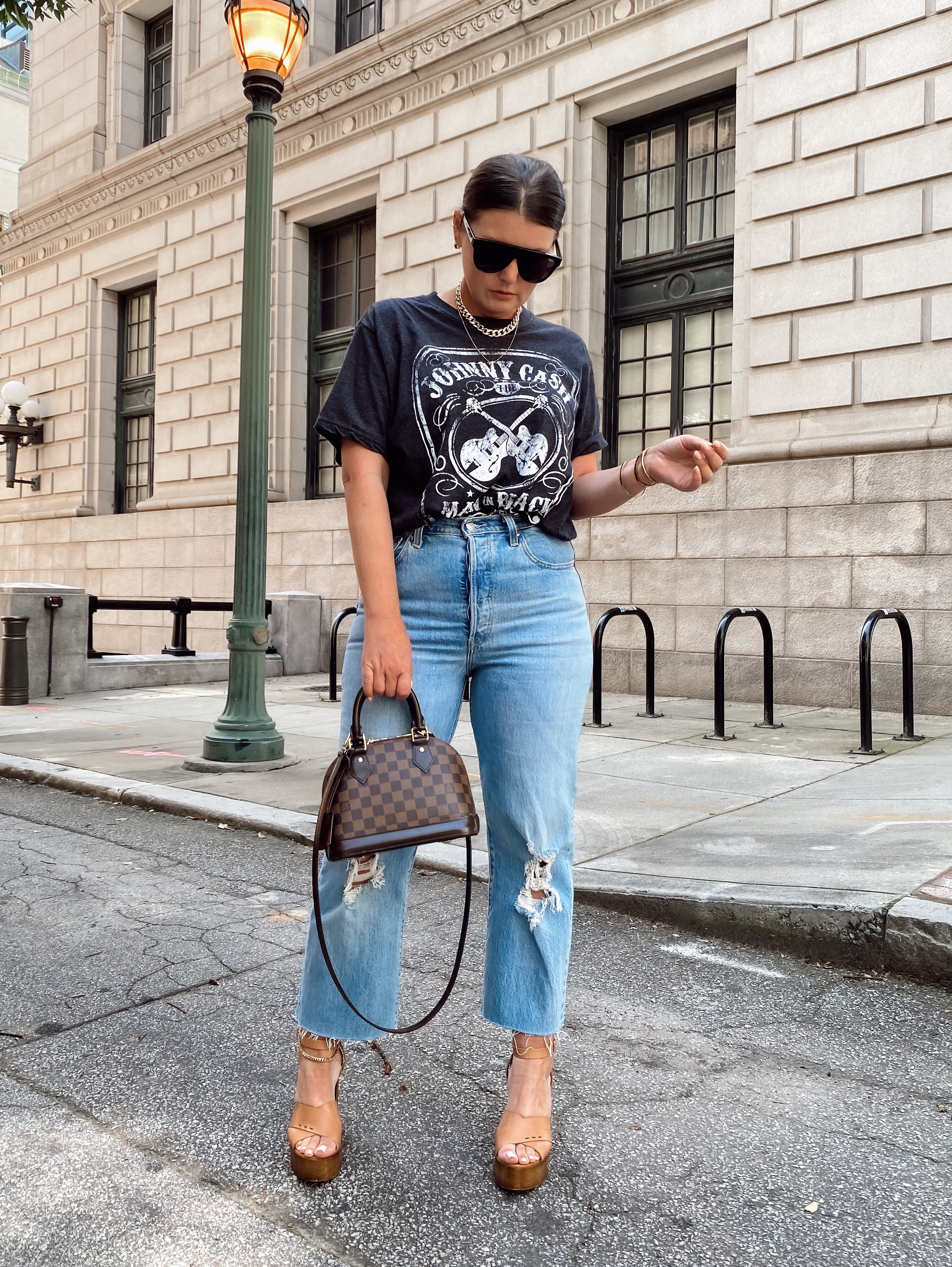 5 WAYS TO STYLE GRAPHIC TEE FOR SUMMER, THE RULE OF 5