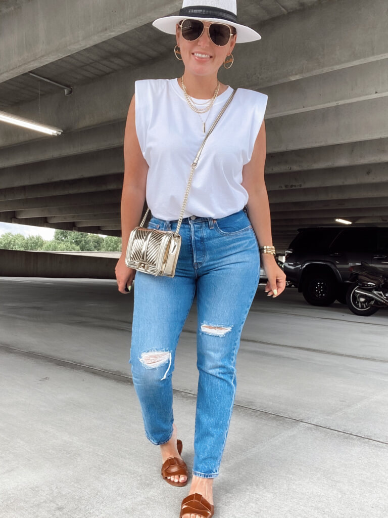 5 WAYS TO WEAR LEVI'S WEDGIE JEANS FOR SUMMER