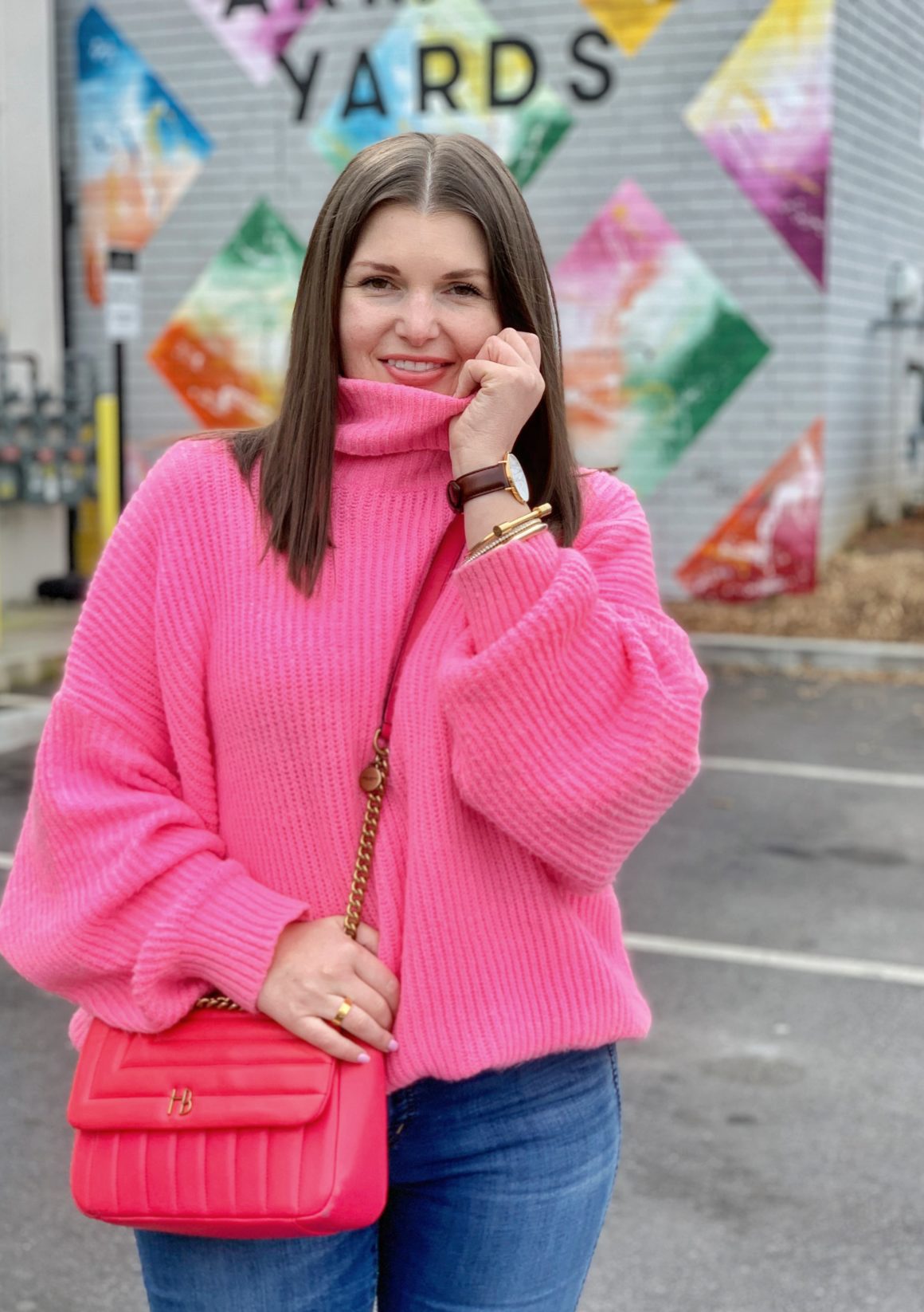 WINTER STYLE: NEON PINK JUMPER