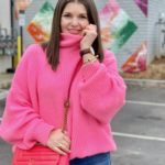 WINTER OUTFIT: NEON PINK SWEATER @julia.marie.b