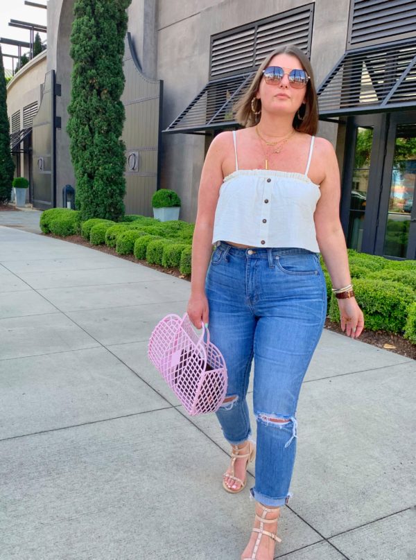 SUMMER OUTFIT: CLASSIC DENIM AND WHITE SWING CROP TOP