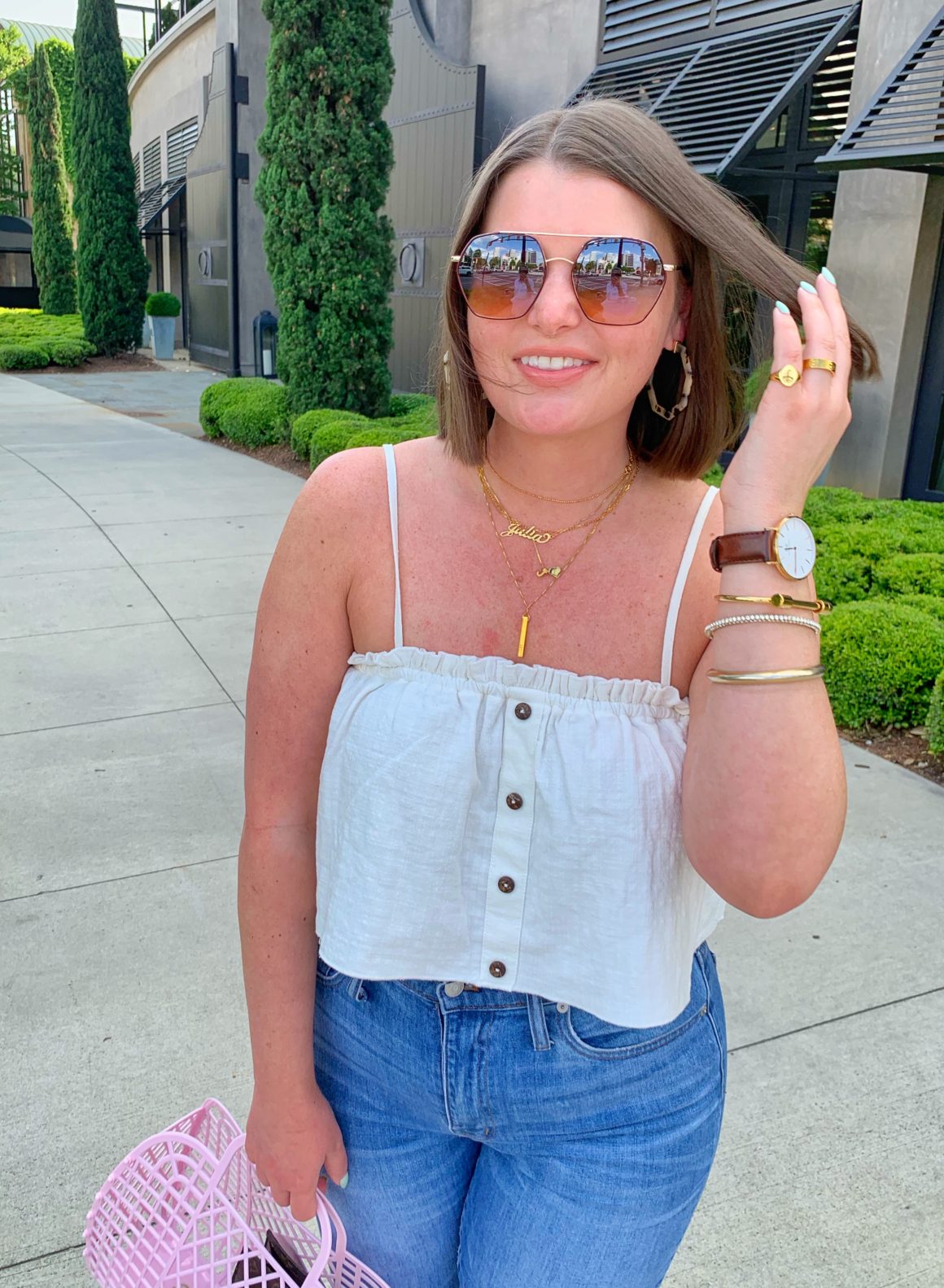 SUMMER OUTFIT: CLASSIC DENIM AND WHITE SWING CROP TOP