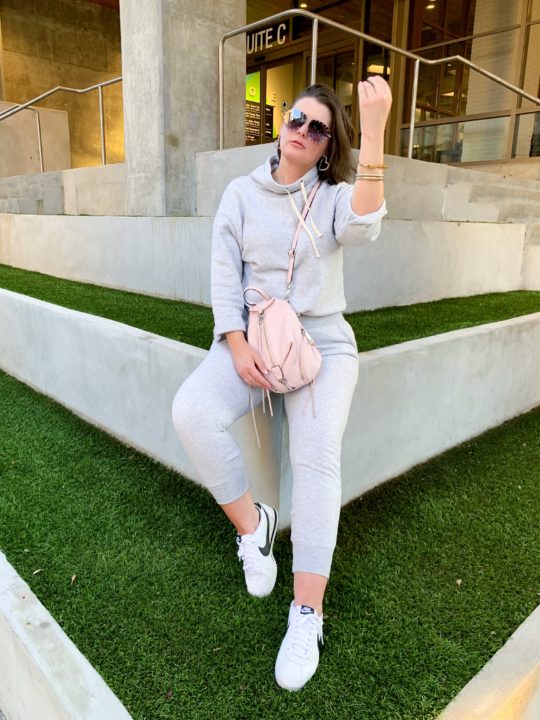HOW TO STYLE A SWEATSUIT WITHOUT LOOKING FRUMPY