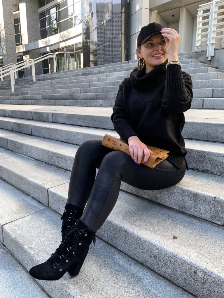 FALL OUTFIT: BLACK SWEATER + BLACK LEATHER LEGGINGS