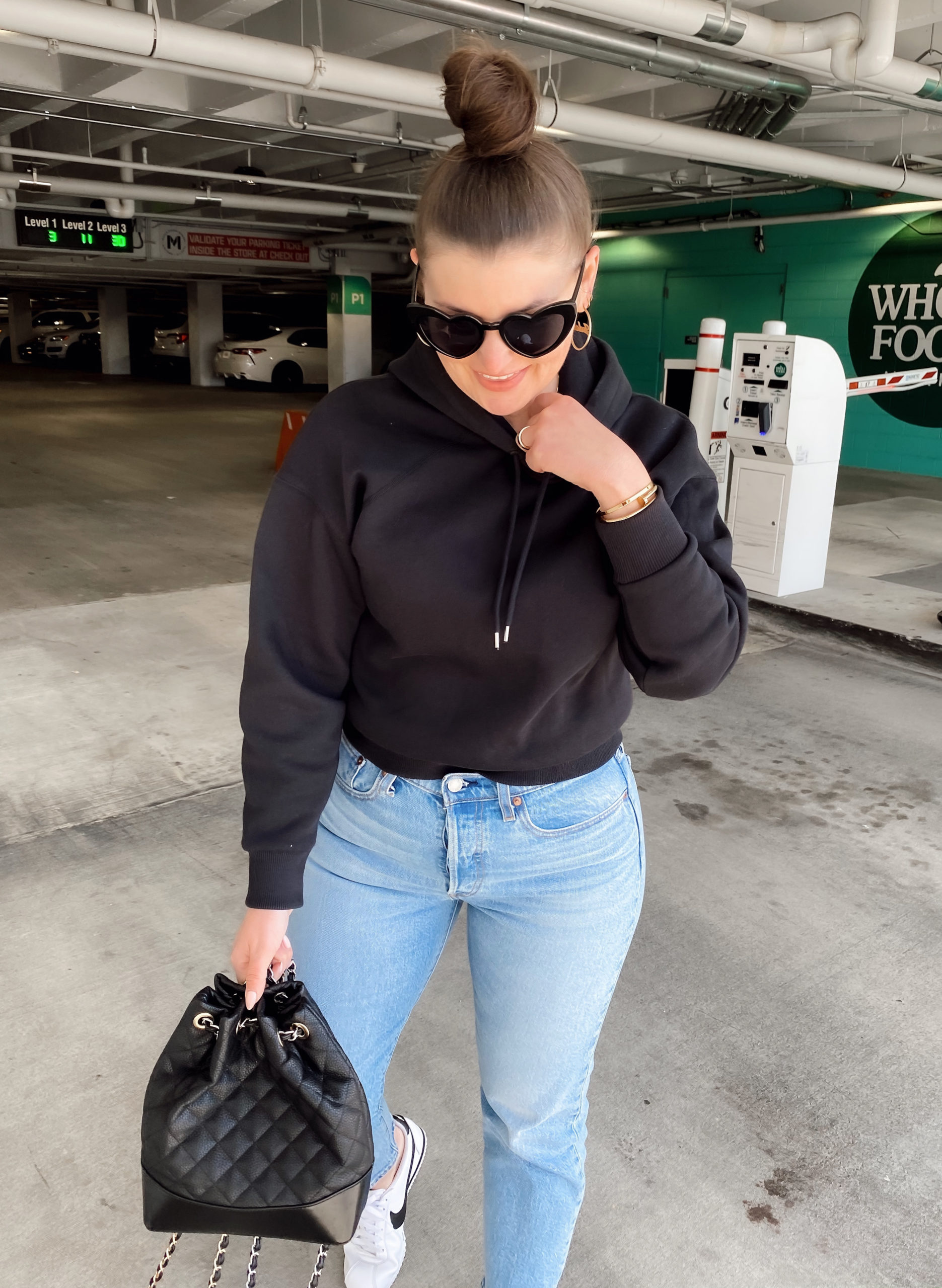 EVERLANE REVIEW: RENEW HOODIE + LEVI’S WEDGIE JEANS